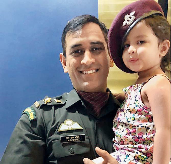 This photo of MS Dhoni and his daughter Jiva reached 16 million in a day on the insta