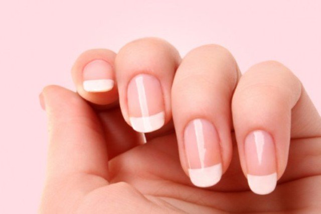Know some easy ways to enhance the shine of your nails नाखूनों