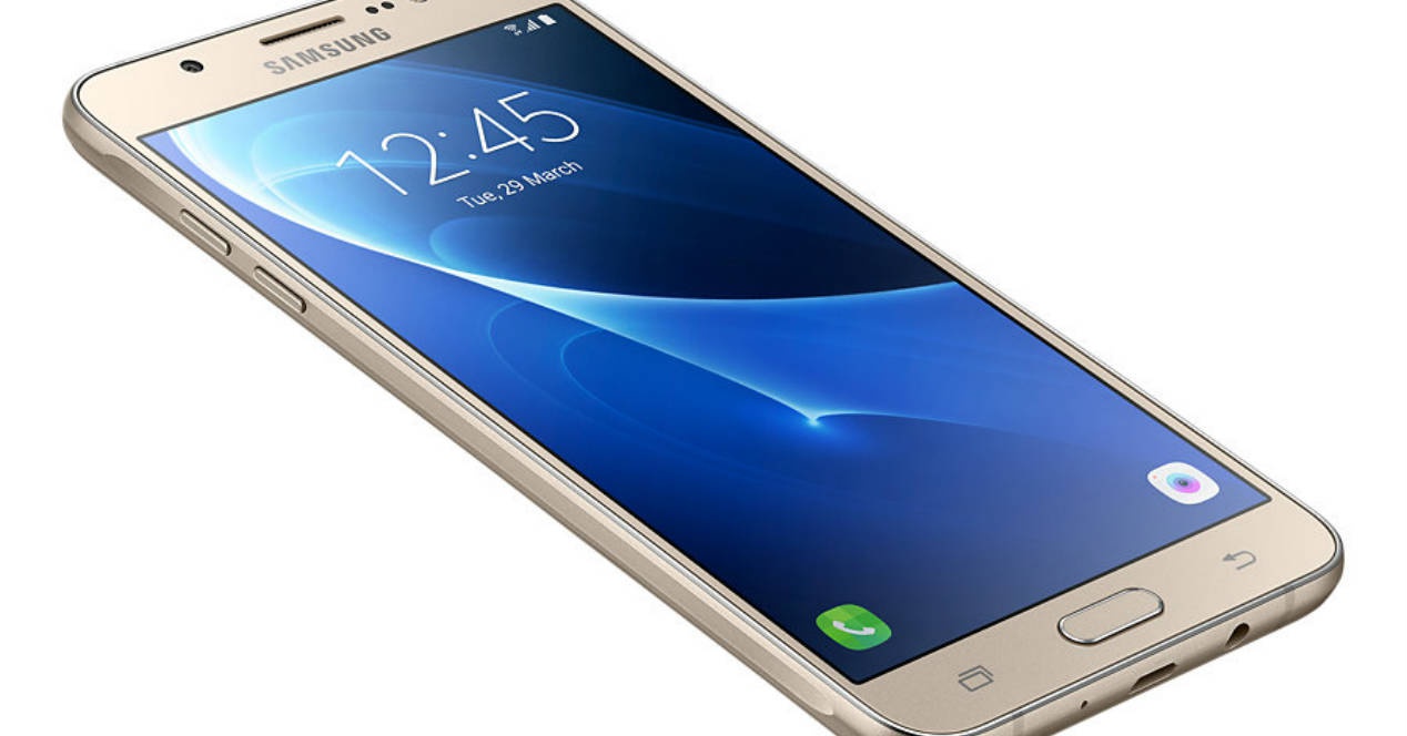 Samsung Galaxy J6 (1)