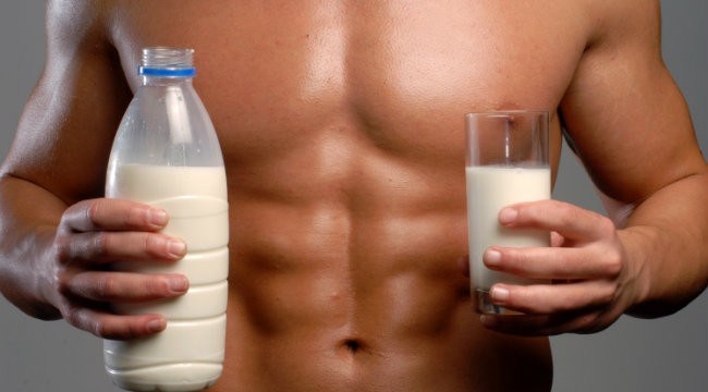 Take these things with milk, a powerful body will be made in just 25 days दूध