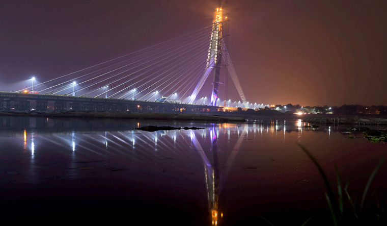 Interesting things about the Signature Bridge built in Delhi (1)