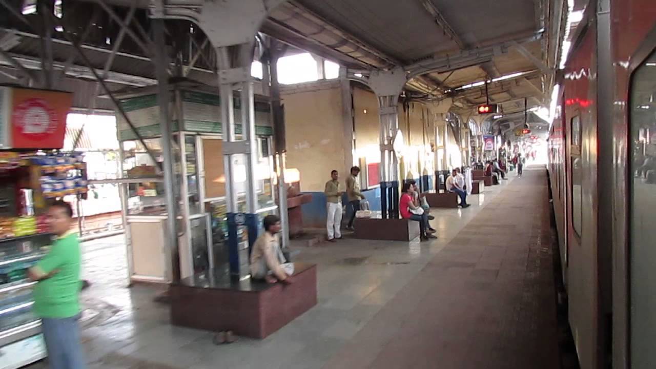 This is the most 5 dirty railway station in India- The name of the fourth station will surprise you.