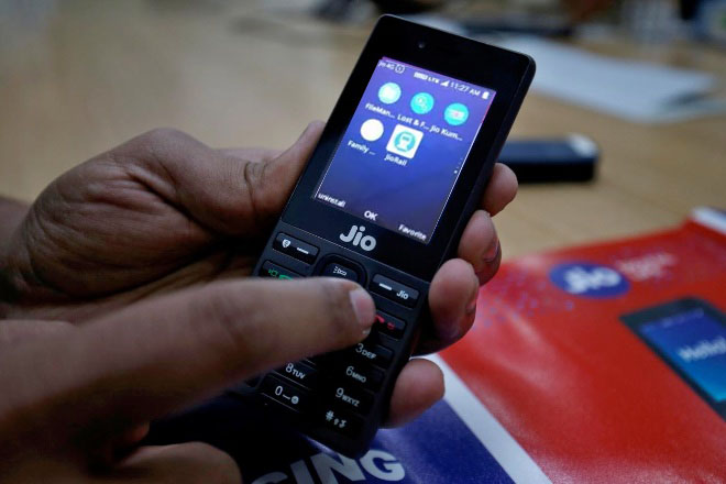 Reliance Jio launched its new service, will be booked immediately after the blink of an instant train ticket