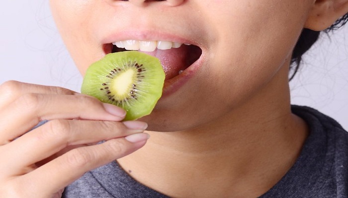 Why should eat kiwi fruit? Know the physical benefits related to it कीवी