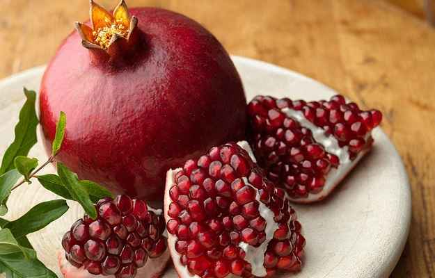 Pomegranate should not be eaten even by forgetting these people, otherwise it will be like poison, who are those people