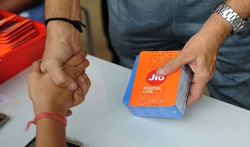 By recharging this plan of Jio, everything will be free till 2021