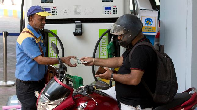 Two-wheelers and four-wheelers become happy - this news brought about petrol or diesel