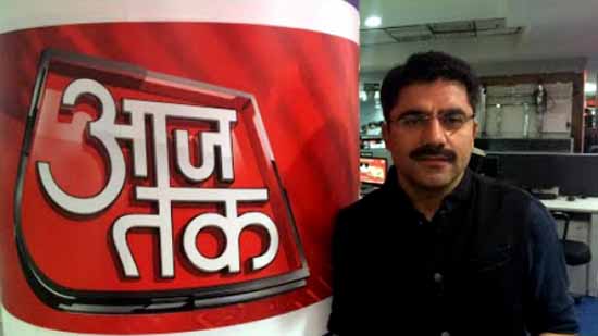 Very famous news channel anchor Rohit Sardana is very beautiful... Take a look at yourself photos