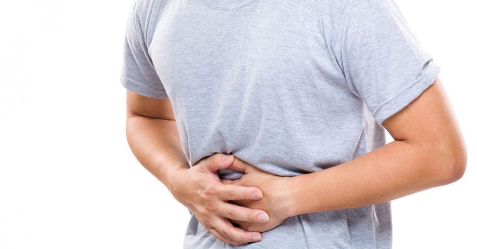 Know five main symptoms why and when gas is produced in a person's stomach गैस