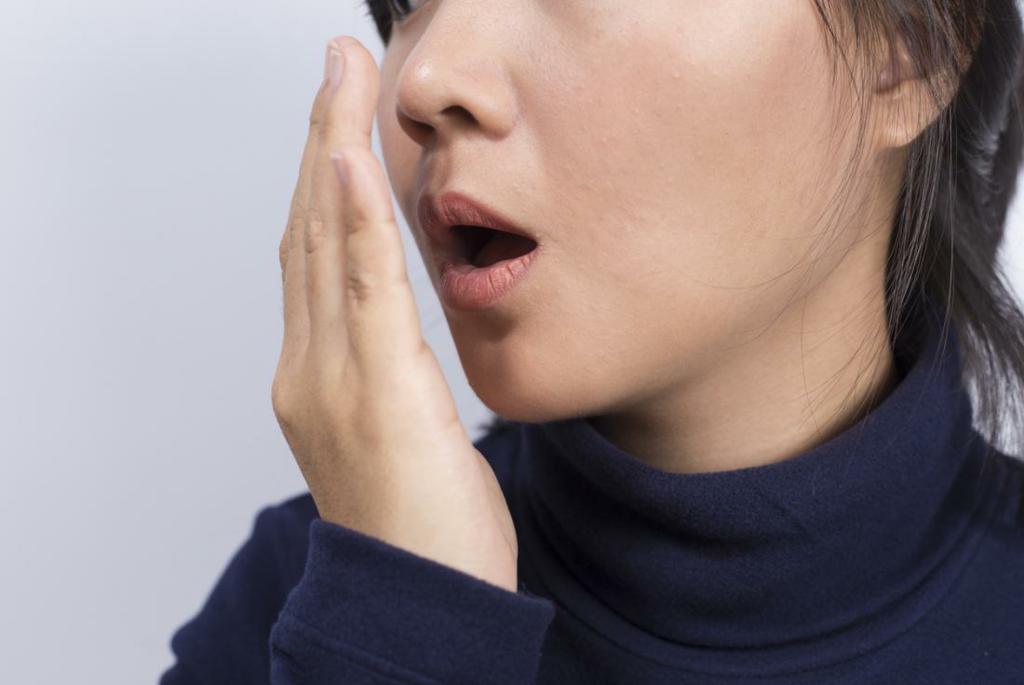 What are the 5 reasons that cause stink in your mouth? मुंह से बदबू