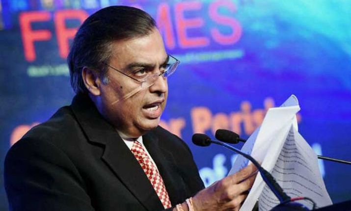 Jio is going to give a big gift to its customers for a year.