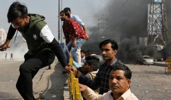 Kejriwal's big decision issued high alert, seven dead and 35 injured in Delhi violence so far