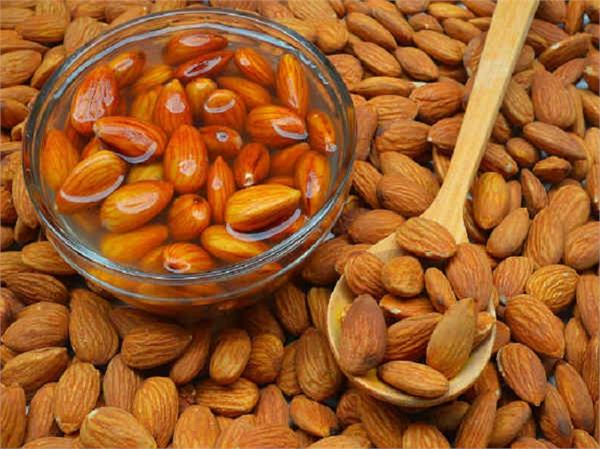 If you eat soaked almonds then definitely read this news , भीगे बादाम