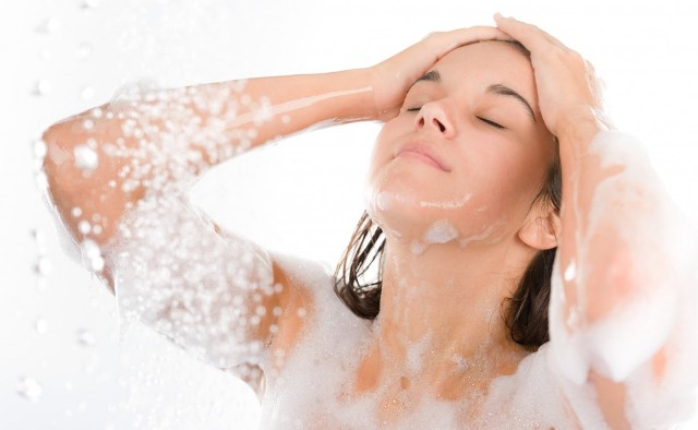 These mistakes while bathing can put you in danger, how? See now नहाते