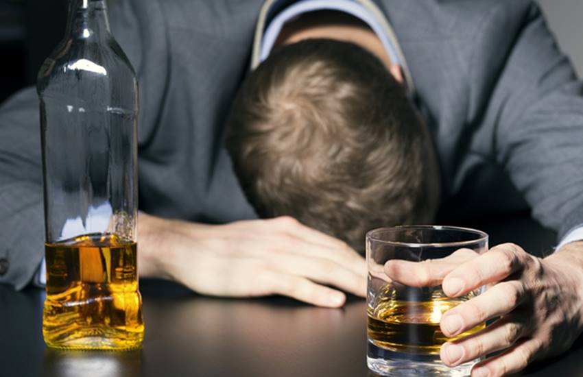 Read these 5 easy home remedies to get rid of alcohol addiction forever शराब