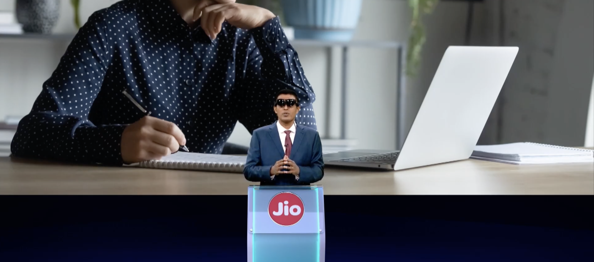 Reliance Company will be surprised to know this Jio Glass feature launched