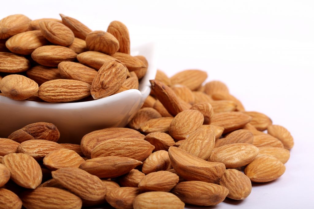 if-you-consume-4-to-6-almonds-every-morning-in-the-morning-for-7-days-then-this-disease-will-be-eli बादाम का सेवन minated-from-the-root