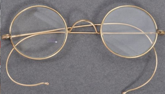 Mahatma Gandhi's spectacles sold for Rs 2.55 crore, महात्मा गांधी