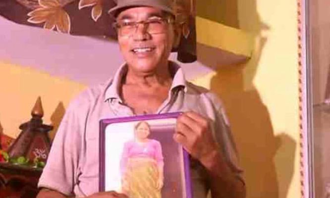 A 65-year-old man wrote an 8-kg love letter to his wife, tears in the eyes of a knowledgeable wife