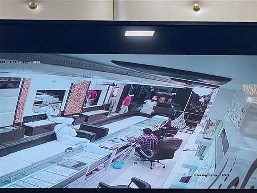 Millions looted from goldsmith shop at gunpoint, CCTV incident