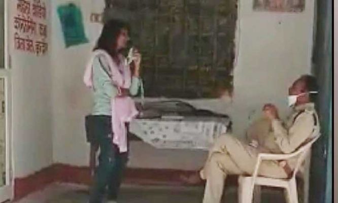 Raid in Jail Photos of Shweta Vijay Jain and Jailor related to Honey Trap scandal went viral