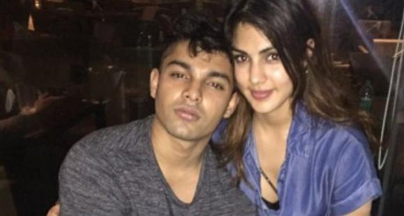 Is Riya's brother also found in Sushant's drugs angle? See whatsapp chats रिया