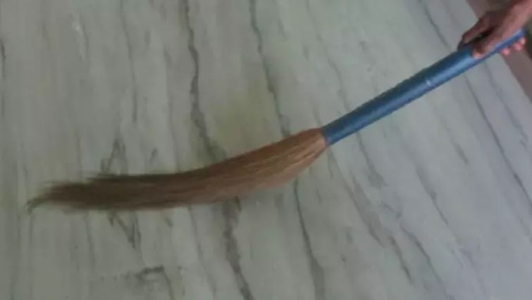 A lot of money comes from applying a broom in this Muhurta, you must know