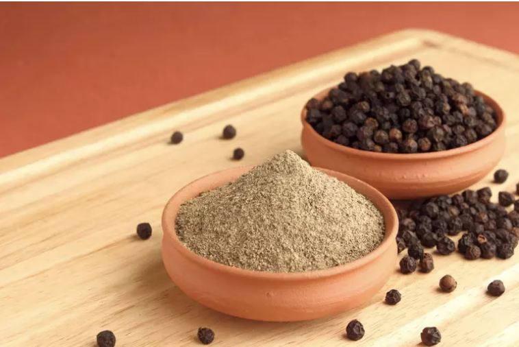 Black pepper is very beneficial in reducing joint pain and obesity
