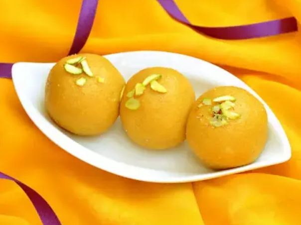 People of four zodiac signs are born with gram flour ladoos in their mouths, because Bajrangbali is kind to them.