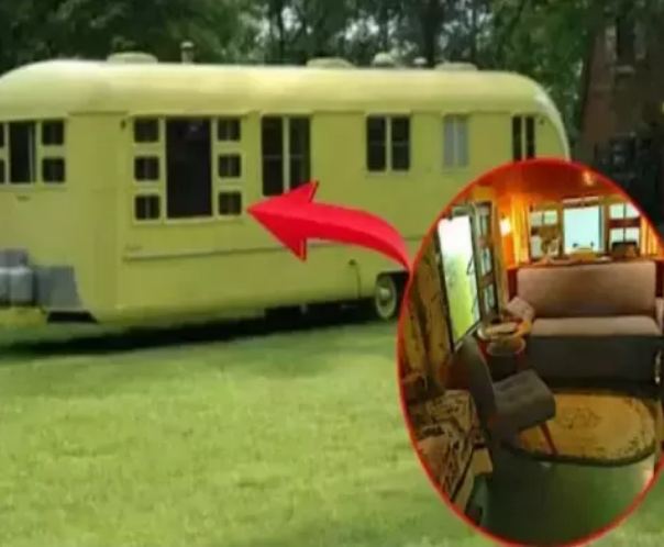 School bus was lying in junk for 60 years, when opened the door, such a surprising thing was seen
