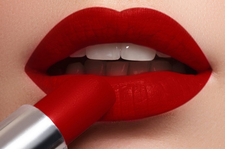 If girls study red lipstick, they will know why