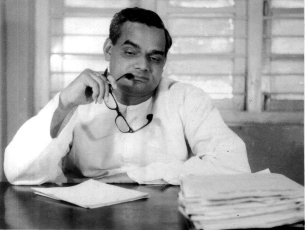 Special on Atal ji when you read Atal ji and his father in the same class, know interesting story