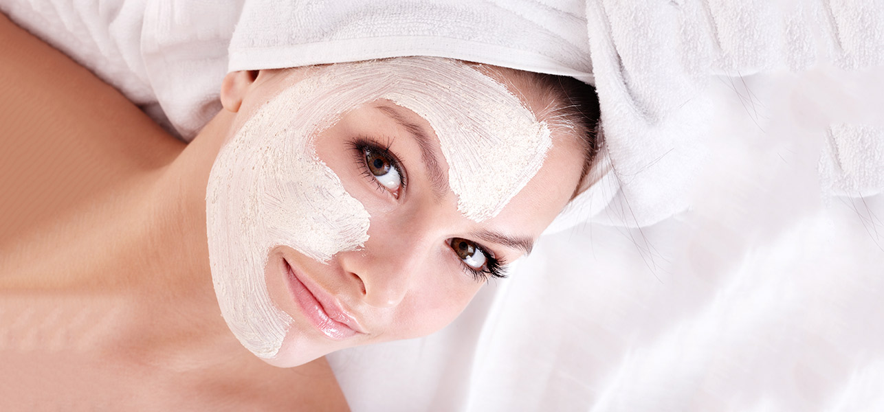 Get beautiful and glowing skin with these hydrated masks at home