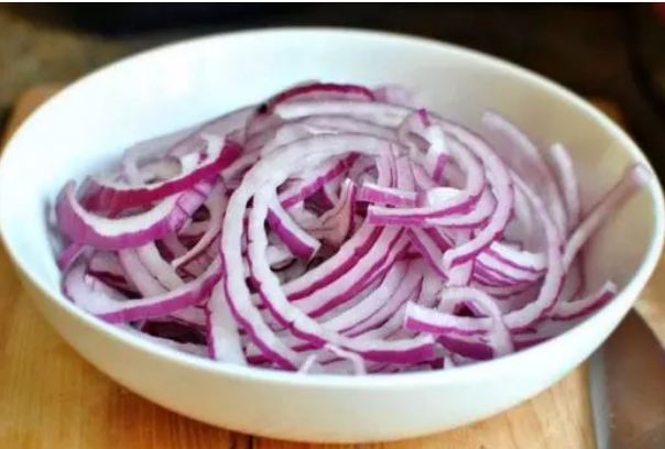 By eating raw onions, you will be surprised to know the benefits of these amazing benefits.