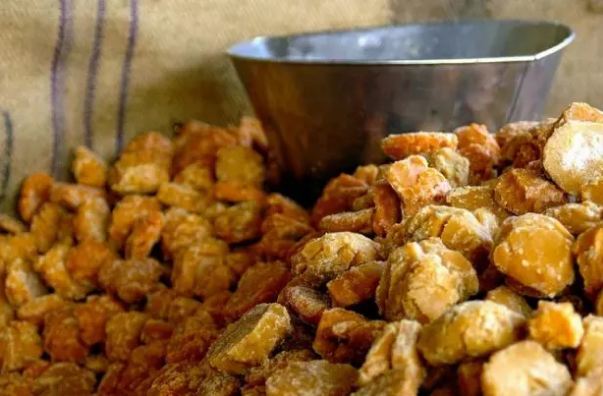Do you know the immense benefits of eating jaggery in winter