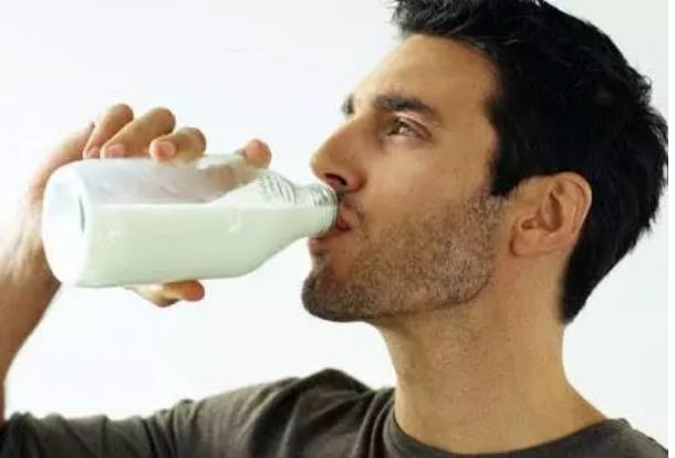 Drinking milk after eating 20 grams of jaggery at night may eliminate the root, these 4 problems