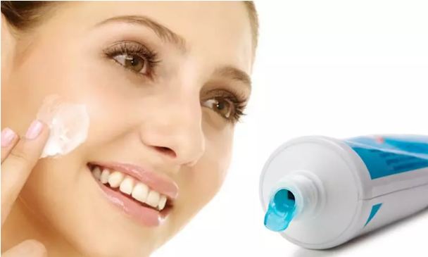 Get rid of stains, spots and wrinkles using toothpaste