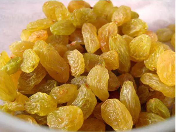 You will be amazed to know the benefits of raisins, you should use it in winter like this