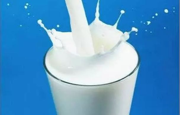 If you also drink at night, you must read milk once, otherwise you may have a serious illness
