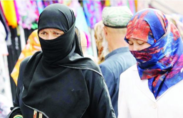 Sri Lanka prohibits Muslim women from wearing burqas