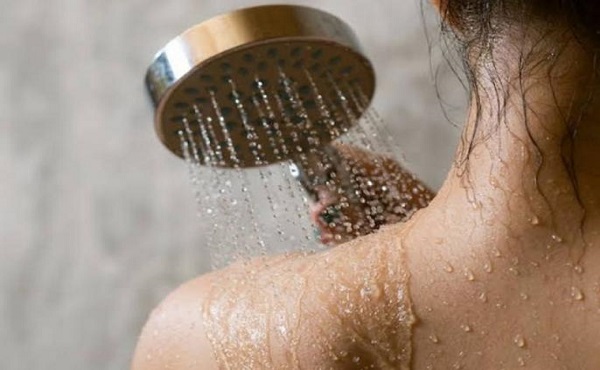 92% of people commit these 7 big mistakes while bathing which results in physical changes