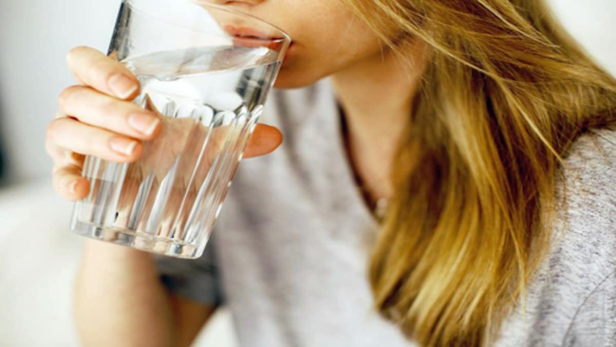 So you should never drink water before sleeping, know fast