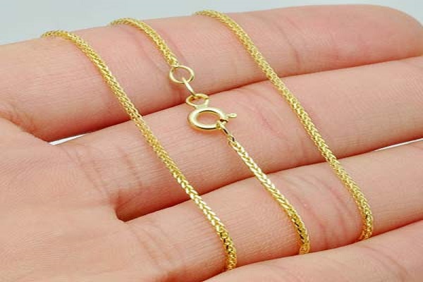 Simple ways to make old gold chains shine again