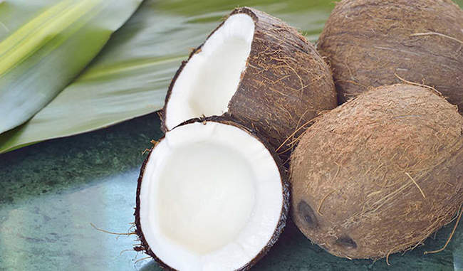 Raw coconut eaten before bed at night, everyone will benefit from children to old age
