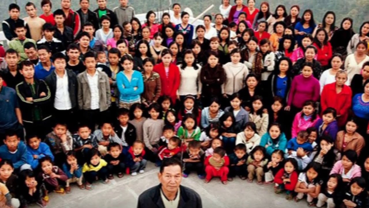 विश्व का सबसे बड़ा परिवार : एक पति, 39 बीवियां, 94 बच्चे,100 कमरों का घर , पढ़ें यहाँ