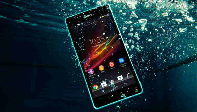 Know how to save the smartphone even after falling in water ?, know soon