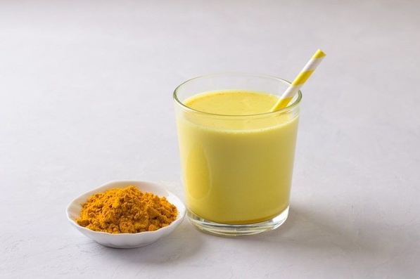 4 changes that are caused by drinking turmeric in milk before going to bed at night