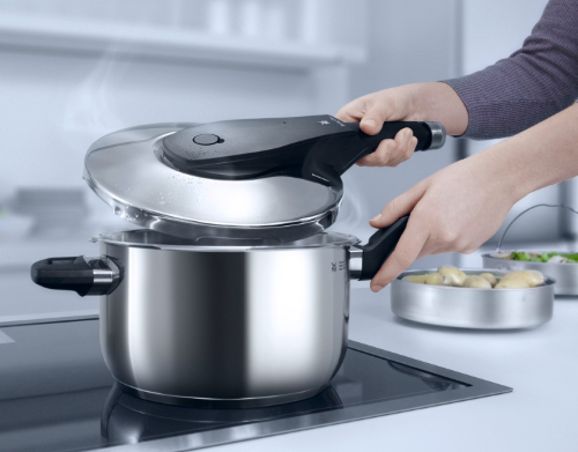 Do not make these 4 mistakes while using pressure cooker while cooking food