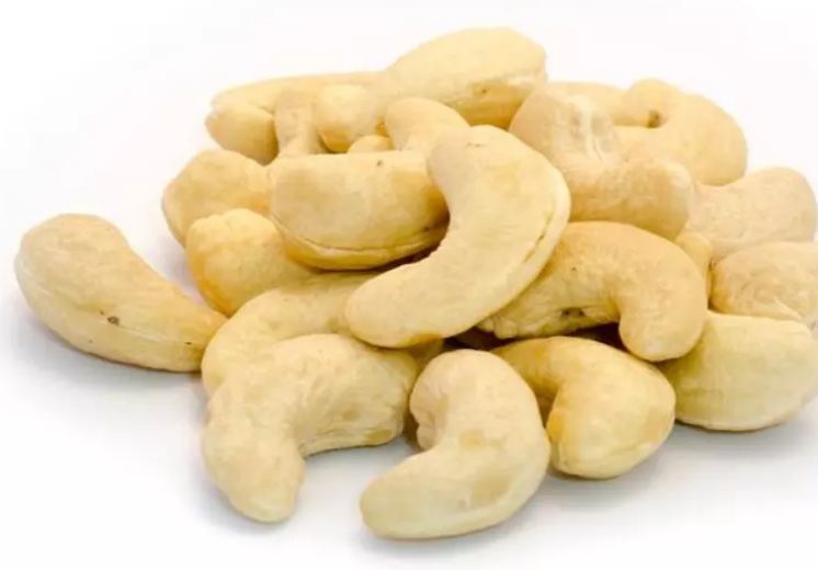 Eating 2 cashews while sleeping only for 6 days will give such results that you will be surprised.