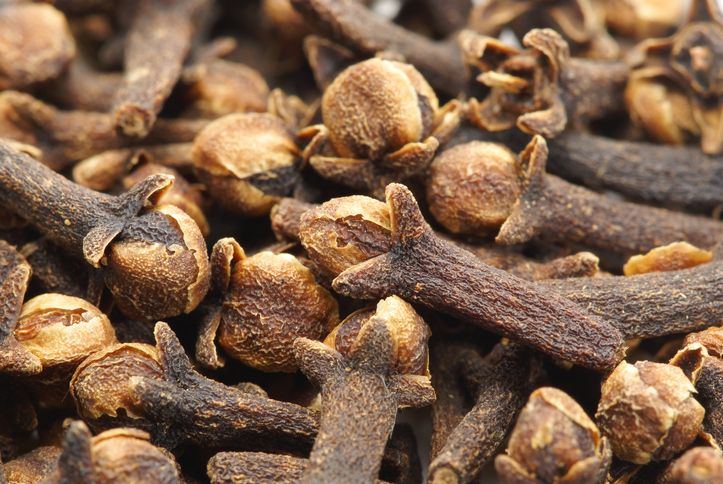 Eating two cloves while sleeping at night will eliminate these diseases from the root